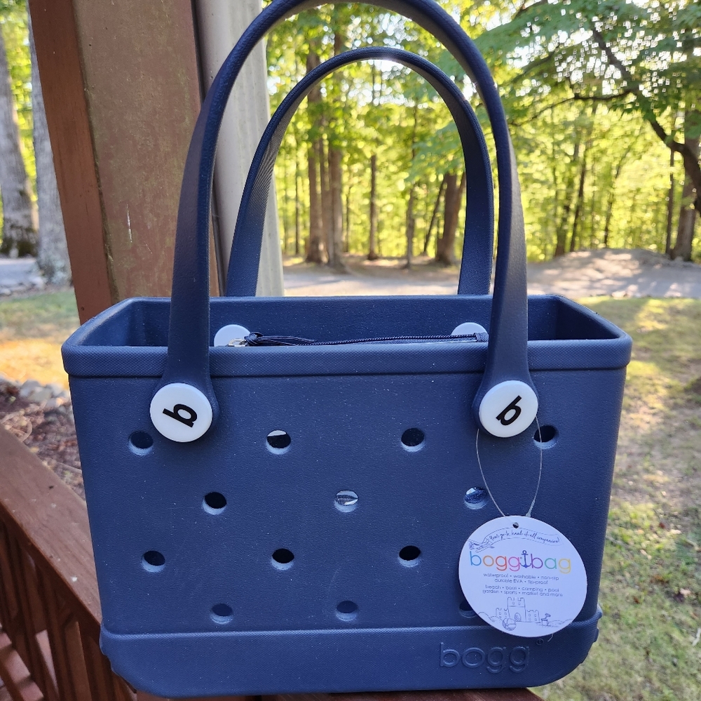 BITTY BOGG BAG NAVY NWT